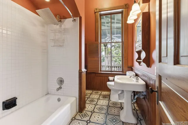 $1,195,000 | 134 Cedar Street, San Antonio, TX 78210