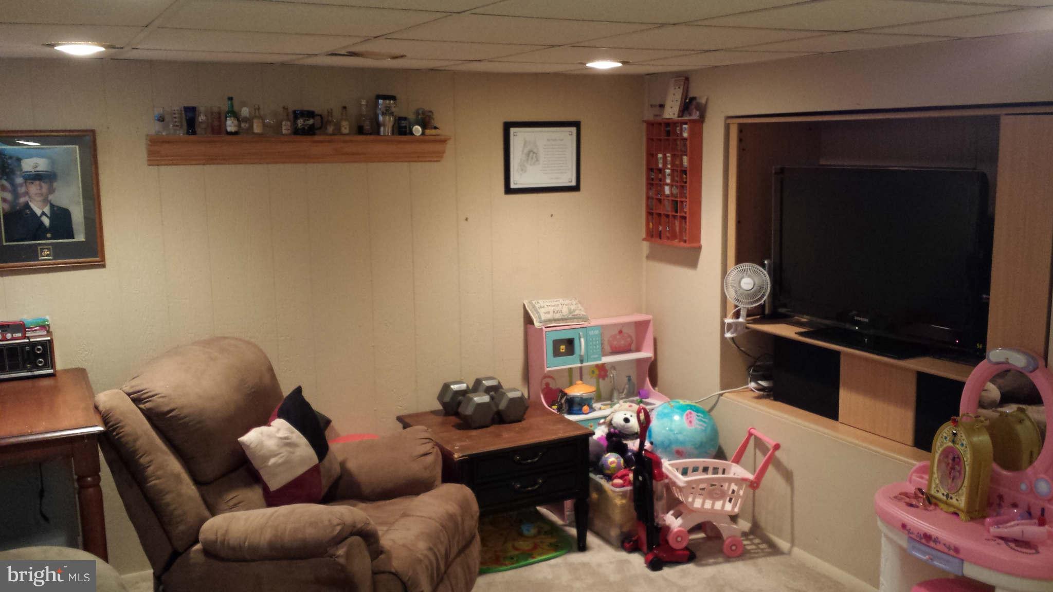 8332 Edgedale Road Baltimore, MD 21234 - Photo 22 of 23 Family Room with built in area for TV