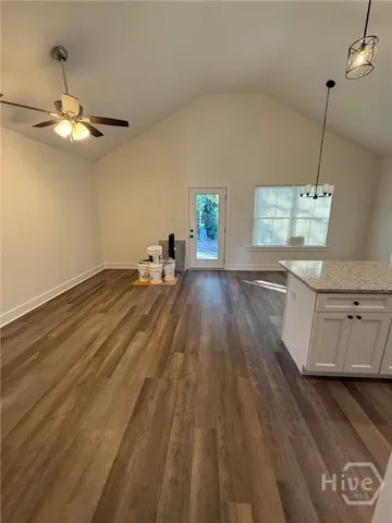 $2,650 | 9 Helmken Street, Savannah, GA 31404