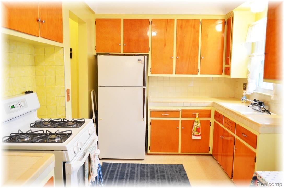 3918 Amherst Road Royal Oak, MI 48073 - Photo 12 of 34 Kitchen
