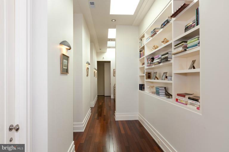 2738 Chain Bridge Road Northwest Washington, DC 20016 - Photo 13 of 22 Interior (General)