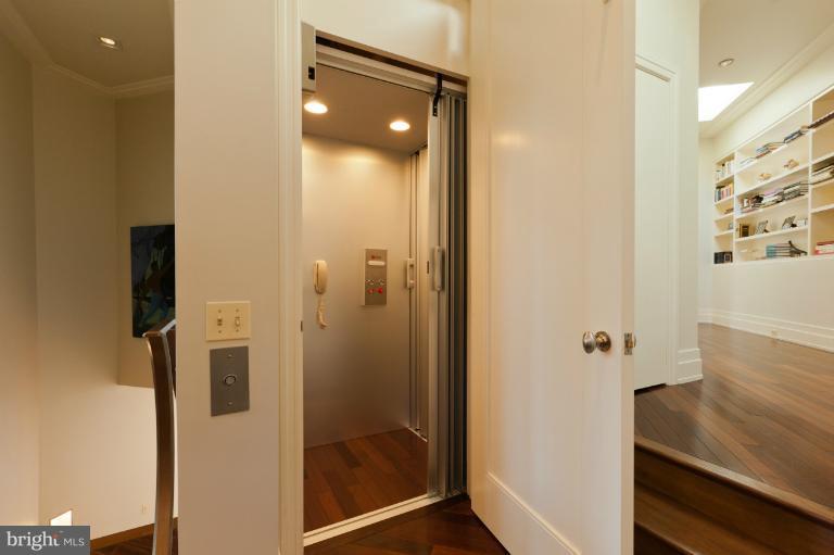 2738 Chain Bridge Road Northwest Washington, DC 20016 - Photo 6 of 22 Interior (General)