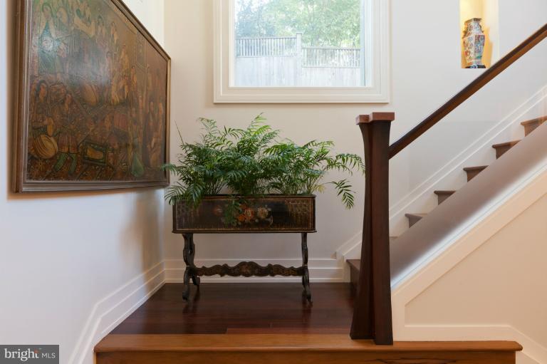 2738 Chain Bridge Road Northwest Washington, DC 20016 - Photo 10 of 22 Interior (General)