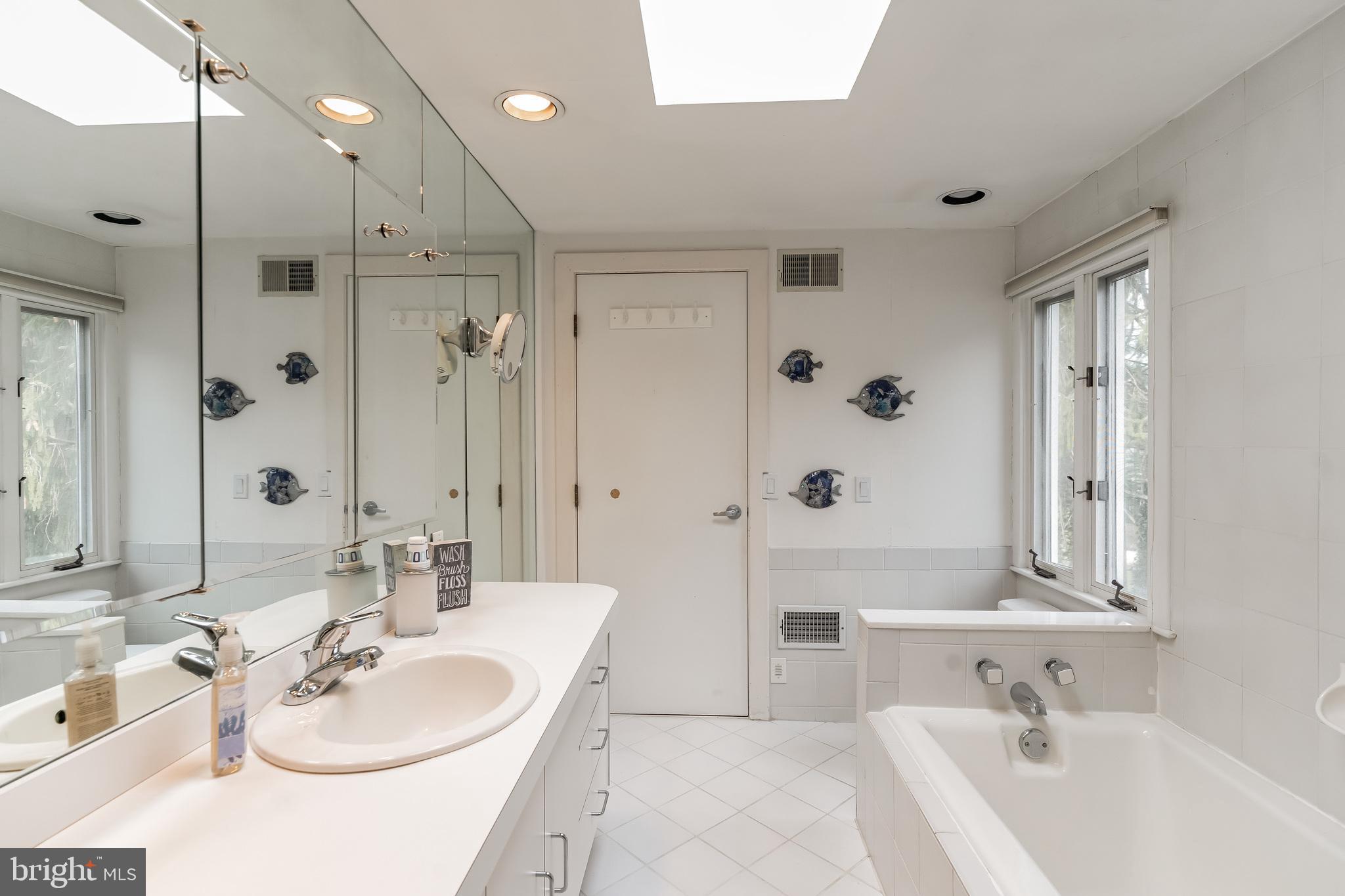 1223 Pinewood Road Villanova, PA 19085 - Photo 17 of 38