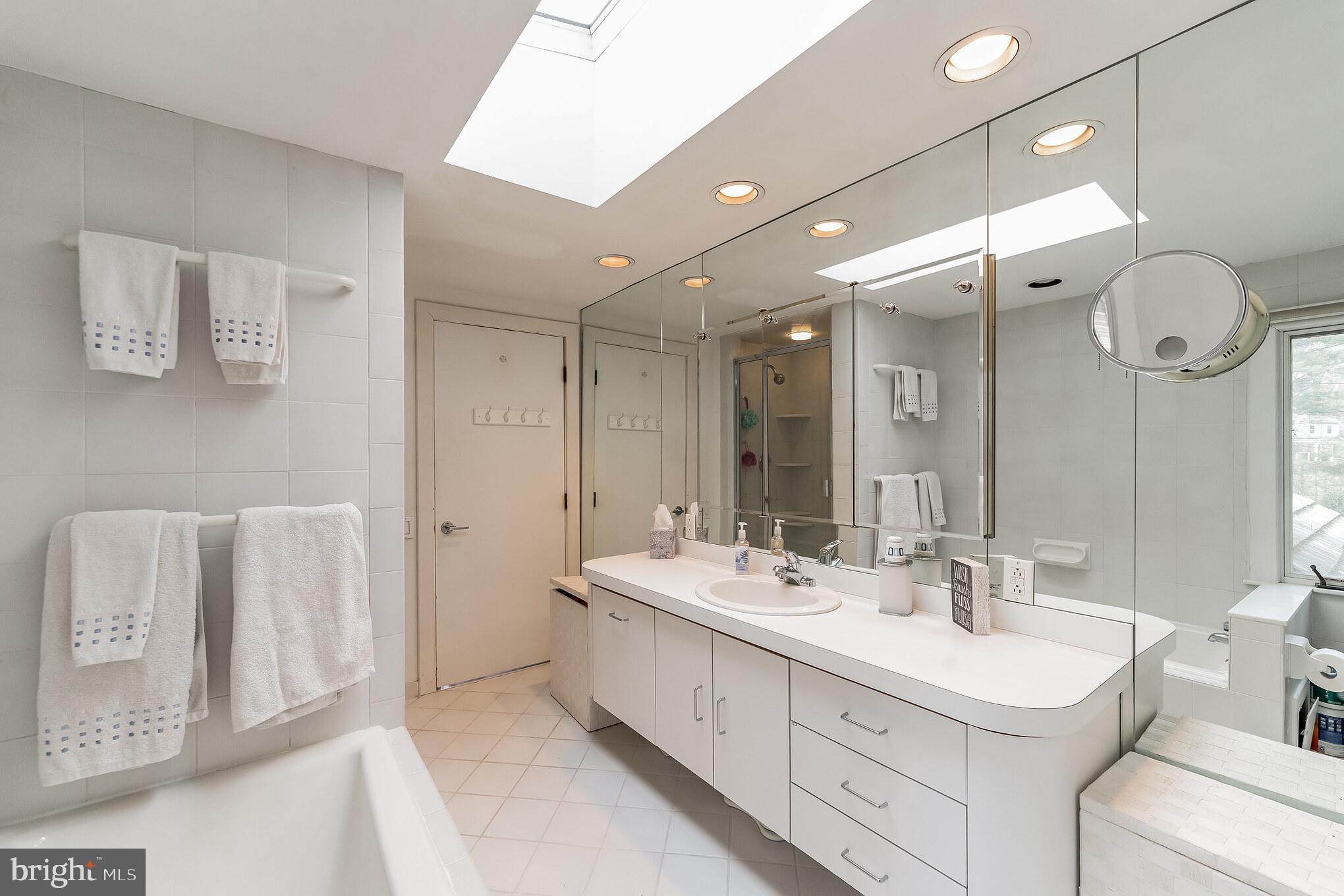 1223 Pinewood Road Villanova, PA 19085 - Photo 18 of 38