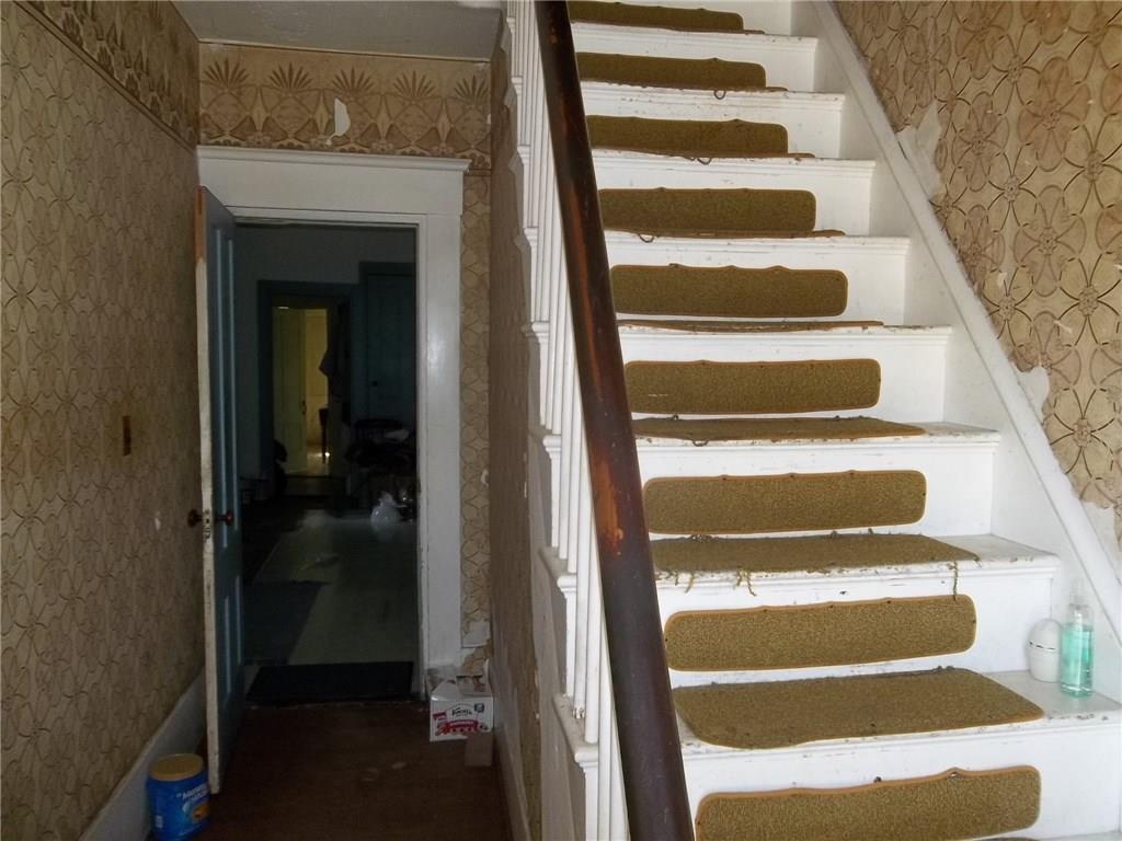 433 Oyster River Road Warren, ME 04864 - Photo 10 of 19 Entry hall.