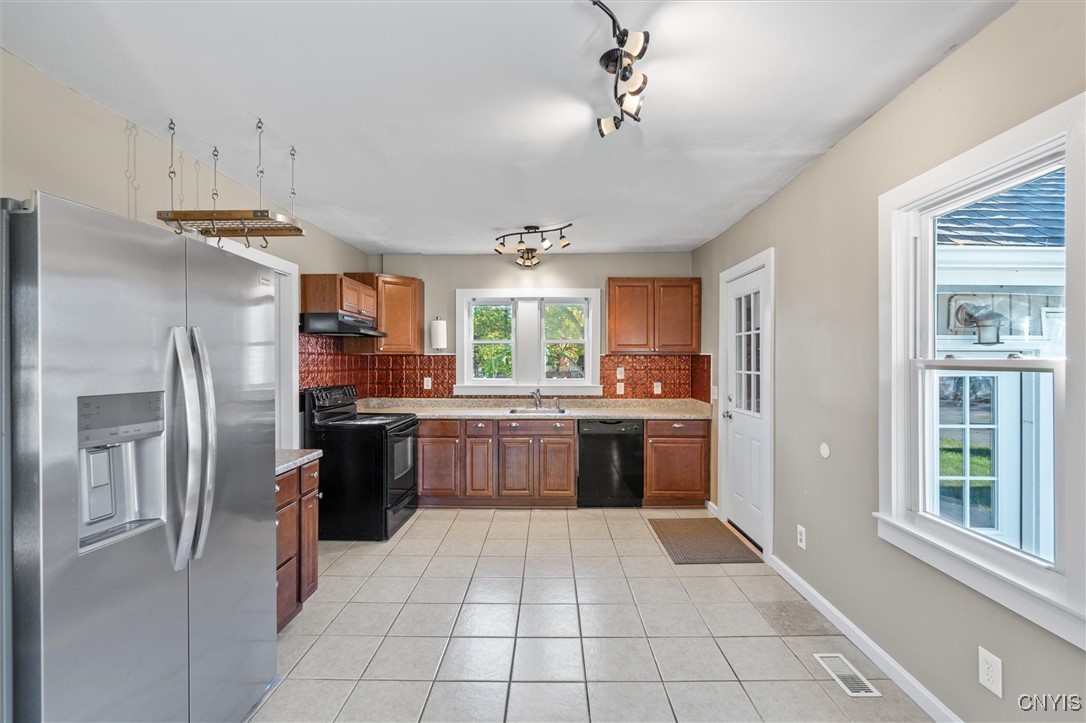 205 Elbow Road Salina, NY 13212 - Photo 15 of 50