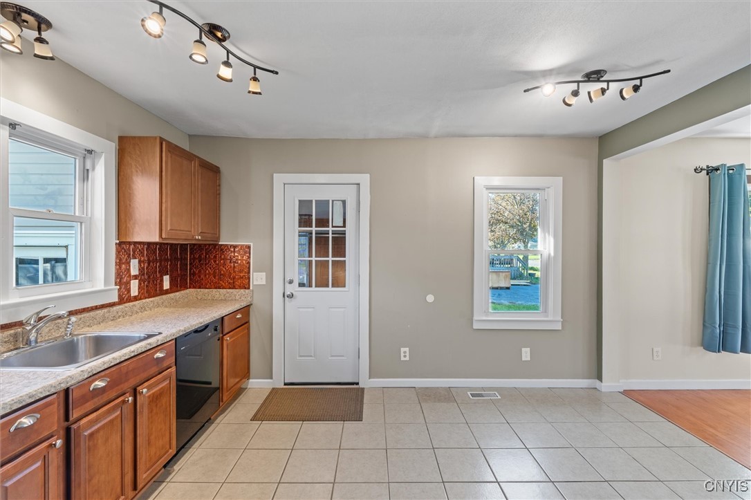 205 Elbow Road Salina, NY 13212 - Photo 17 of 50