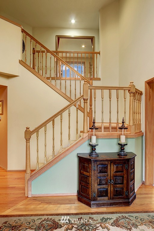 24609 Southeast 45th Way Issaquah, WA 98029 - Photo 2 of 25