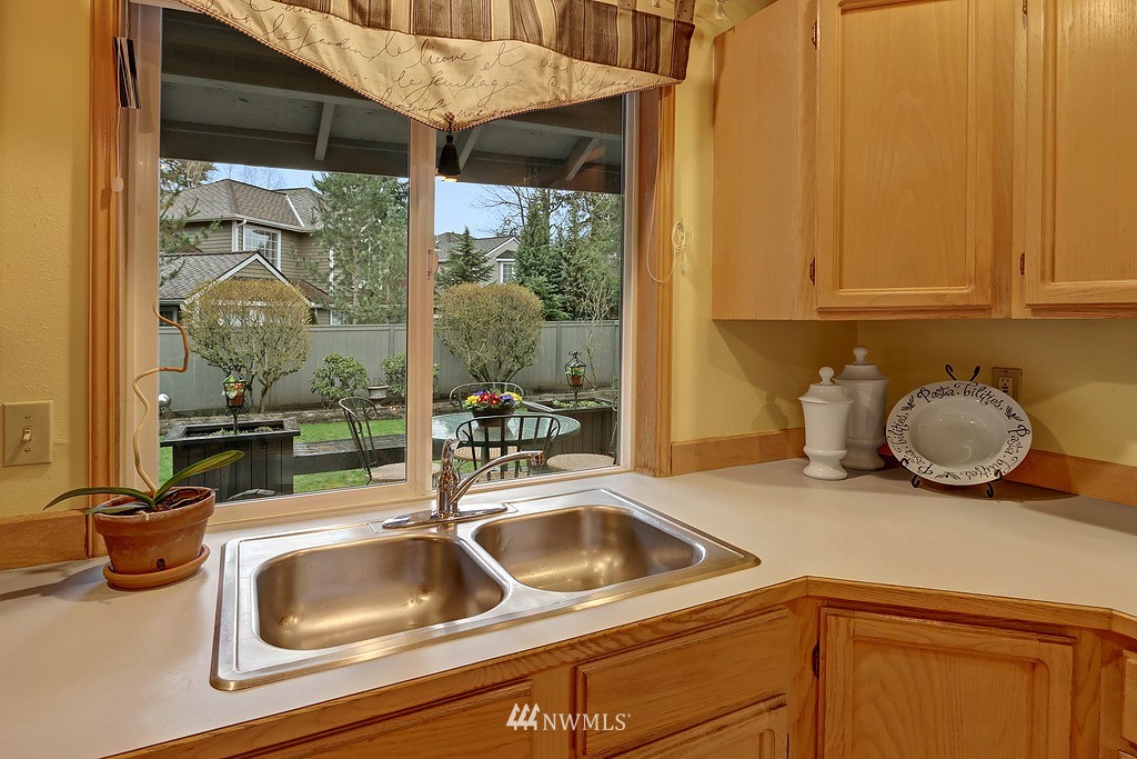 24609 Southeast 45th Way Issaquah, WA 98029 - Photo 11 of 25
