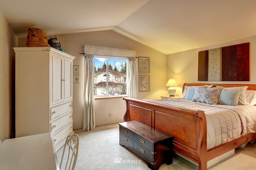 24609 Southeast 45th Way Issaquah, WA 98029 - Photo 12 of 25