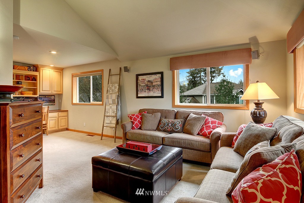 24609 Southeast 45th Way Issaquah, WA 98029 - Photo 15 of 25