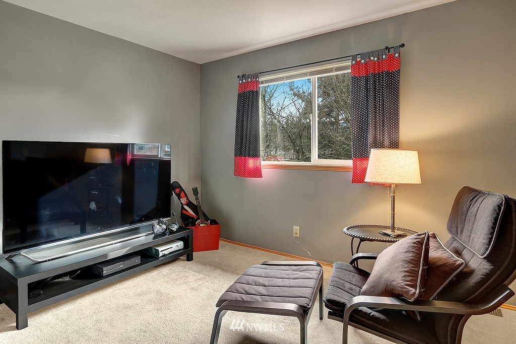 24609 Southeast 45th Way Issaquah, WA 98029 - Photo 20 of 25
