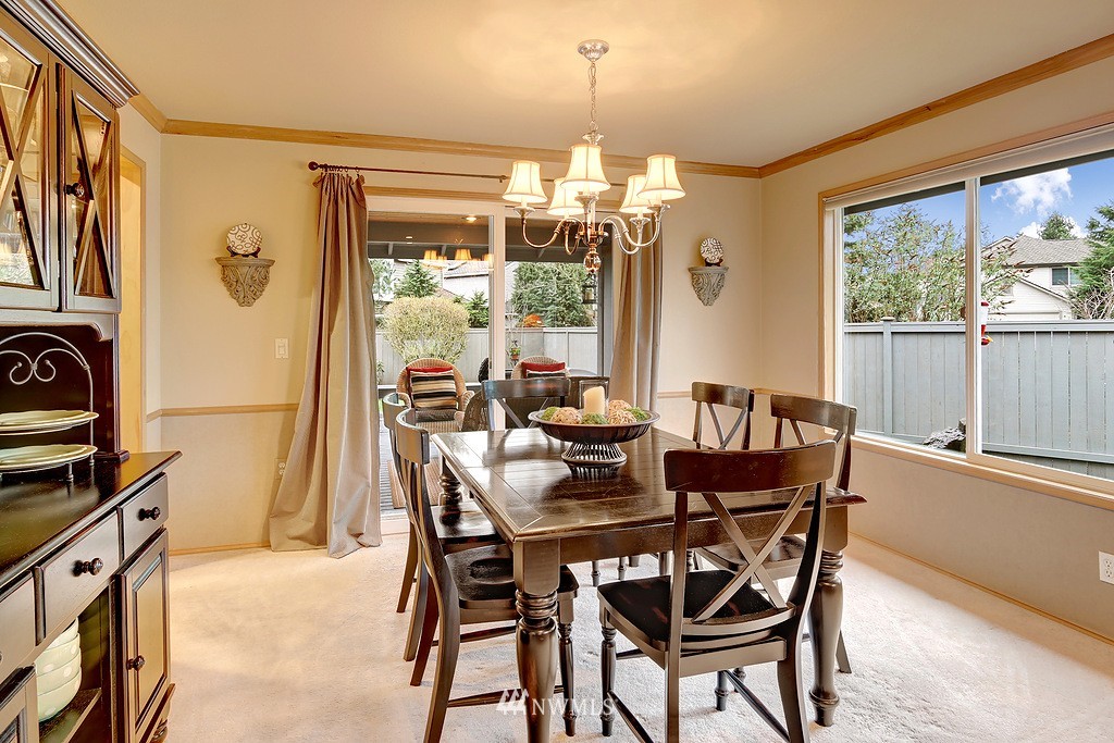 24609 Southeast 45th Way Issaquah, WA 98029 - Photo 5 of 25