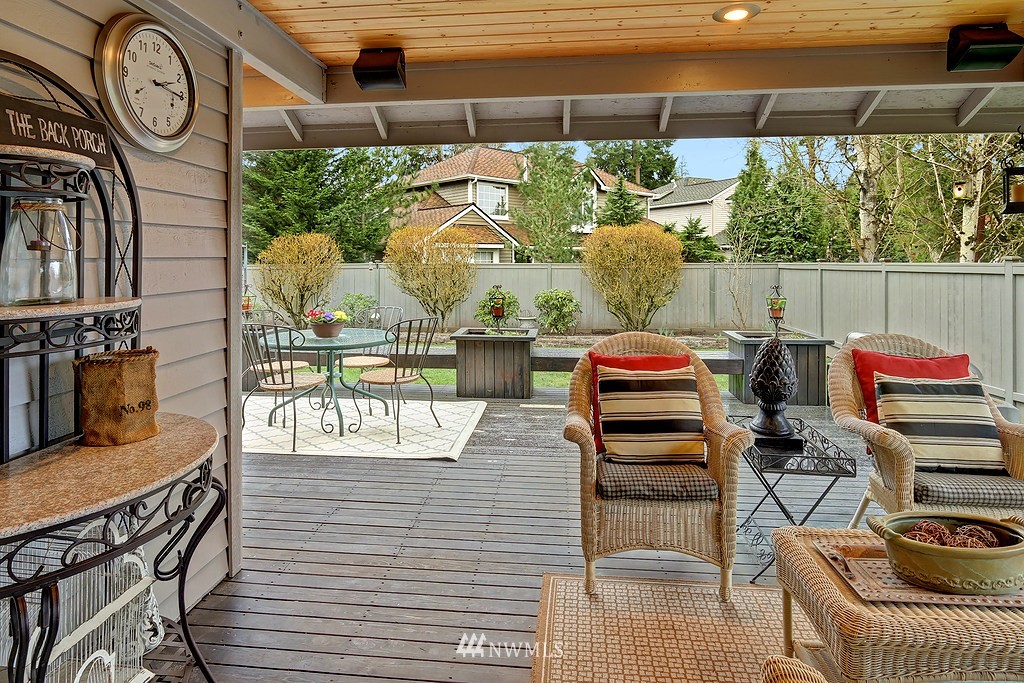24609 Southeast 45th Way Issaquah, WA 98029 - Photo 6 of 25