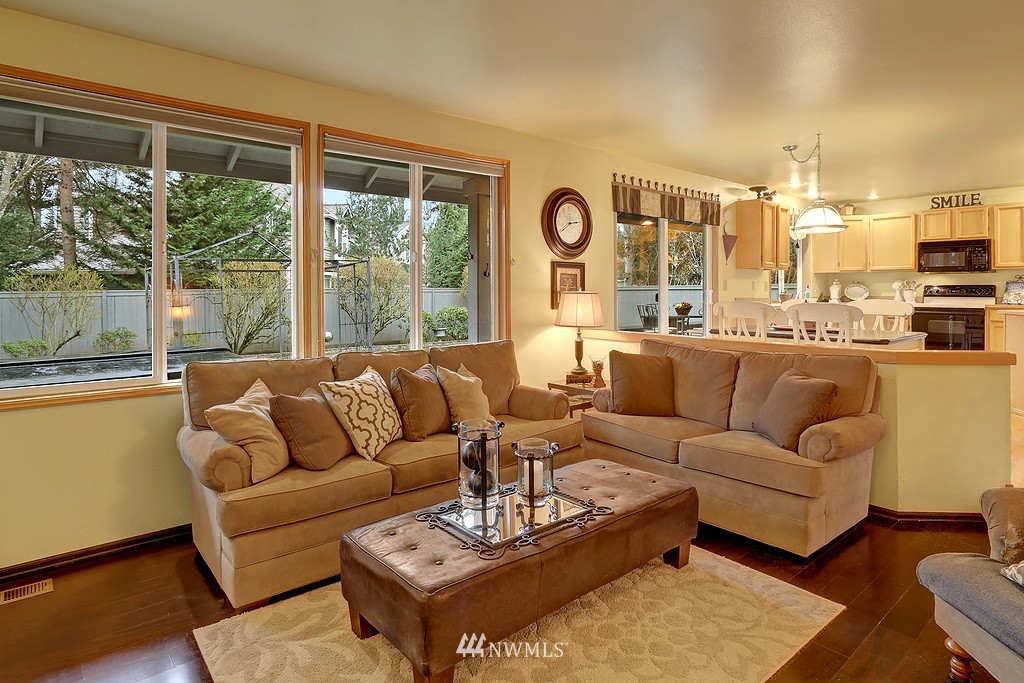 24609 Southeast 45th Way Issaquah, WA 98029 - Photo 8 of 25