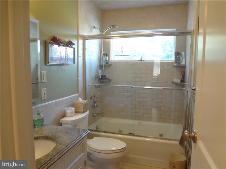 51 Endicott Road Hamilton, NJ 08690 - Photo 12 of 20 Gallery Image 12
