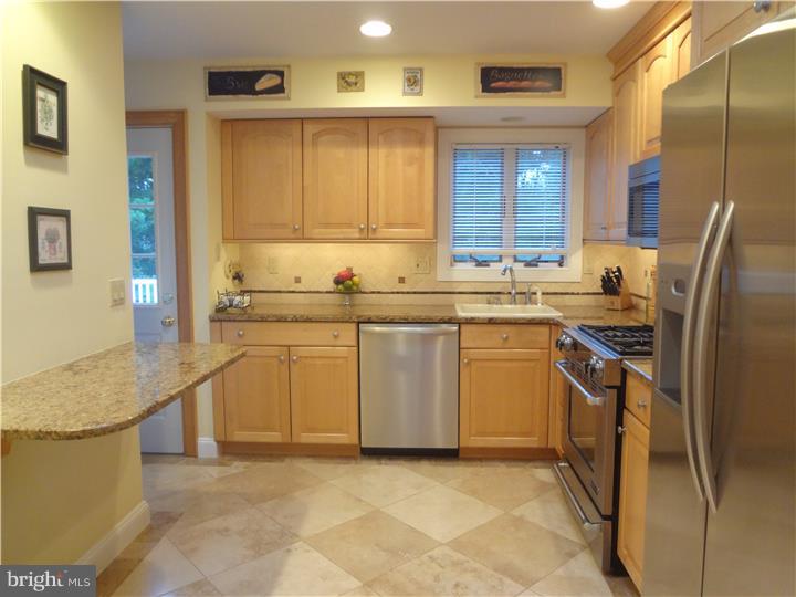 51 Endicott Road Hamilton, NJ 08690 - Photo 4 of 20 Gallery Image 4