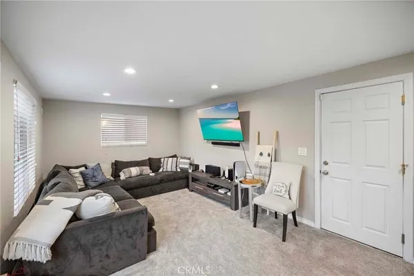 $968,000 | 933 East Woodland Lane, Glendora, CA 91741