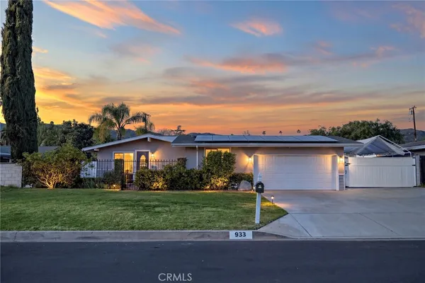$968,000 | 933 East Woodland Lane, Glendora, CA 91741