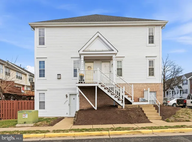 $369,999 | 7930 Calvary Court, Manassas, VA 20109