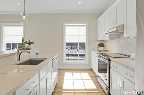 $6,700 | 440 Heights Road, Unit 210, Darien, CT 06820