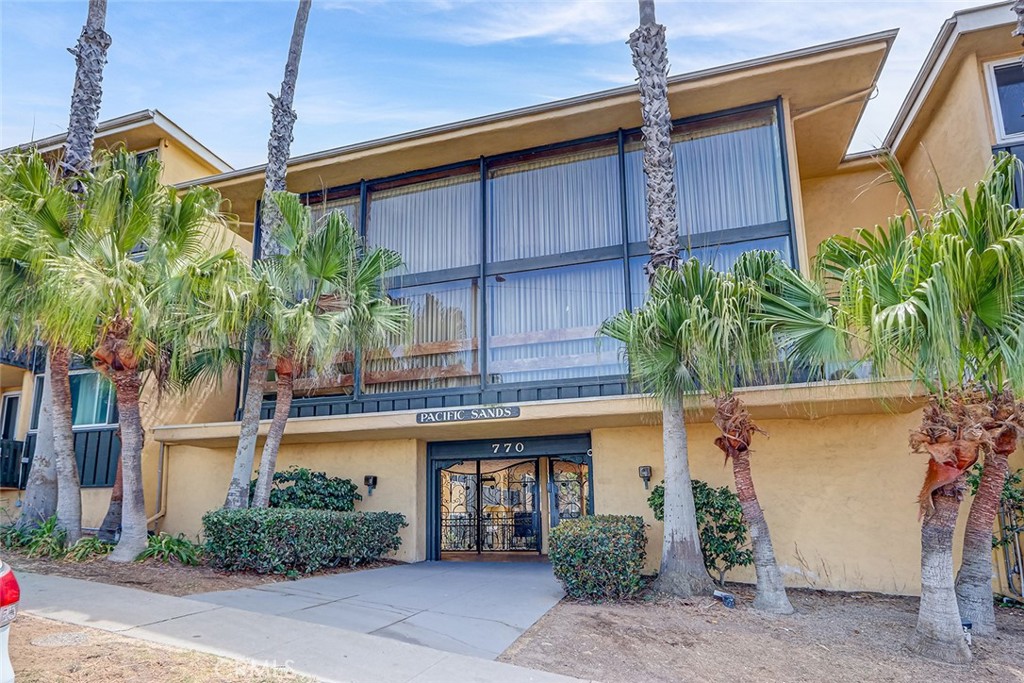 770 West Imperial Avenue, Unit 87 El Segundo, CA 90245 - Photo 19 of 29 a front view of a house with plants