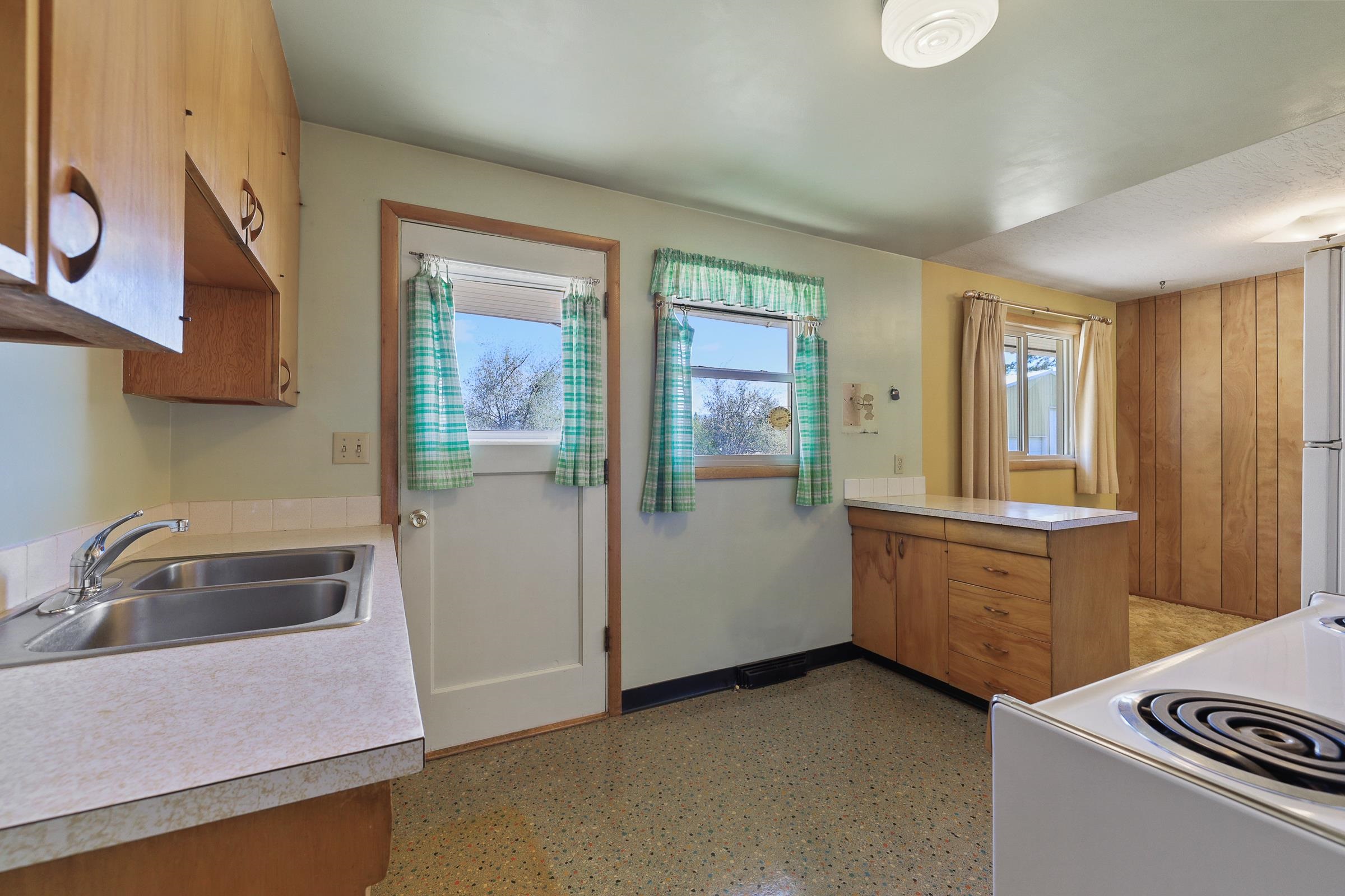 520 North Conklin Road Spokane Valley, WA 99037 - Photo 8 of 24