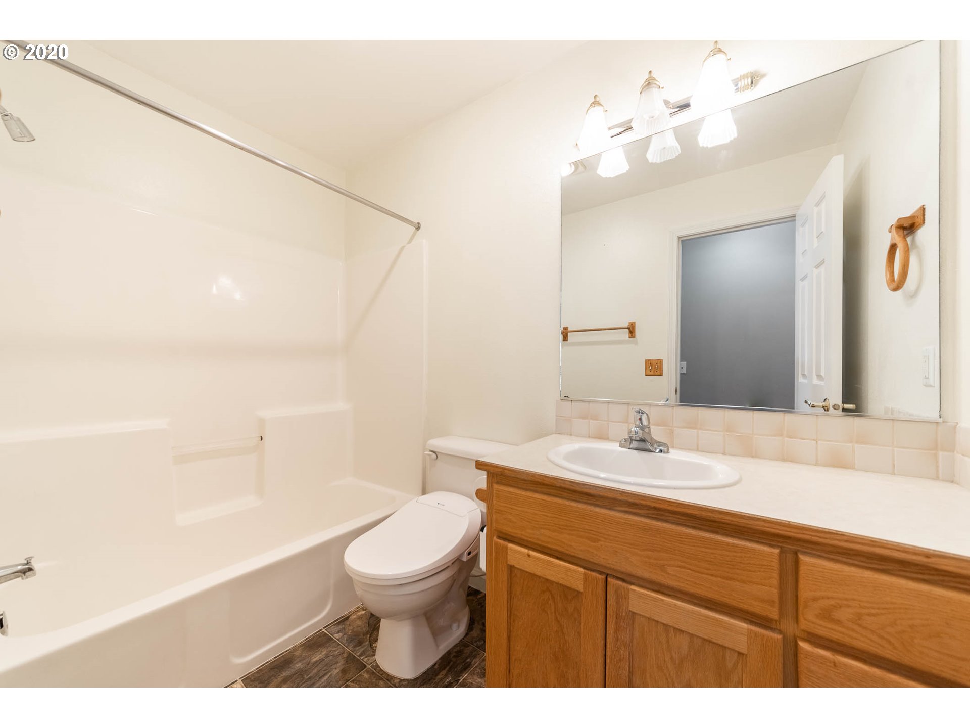 2309 Sony Loop Eugene, OR 97404 - Photo 8 of 31 Gallery Image 8