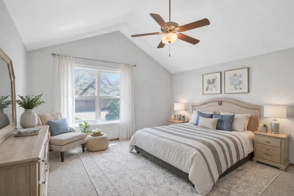 $399,000 | 144 Canterbury Court, Bloomingdale, IL 60108
