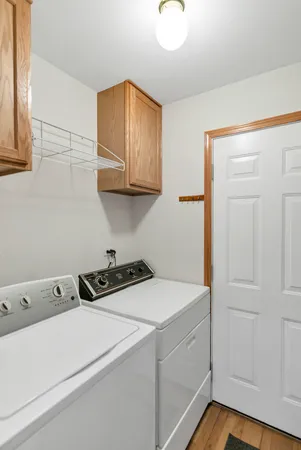 $399,000 | 144 Canterbury Court, Bloomingdale, IL 60108