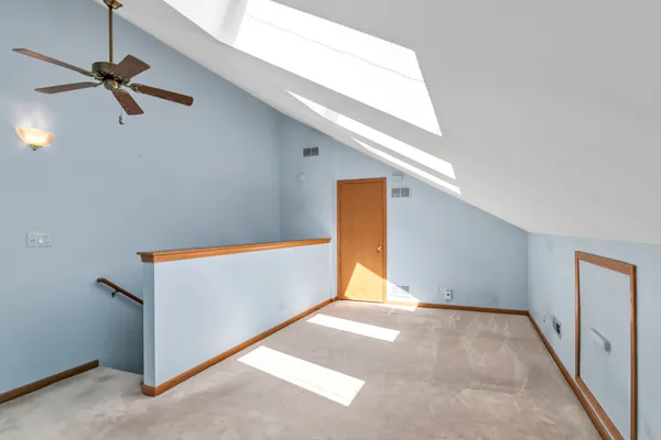 $399,000 | 144 Canterbury Court, Bloomingdale, IL 60108