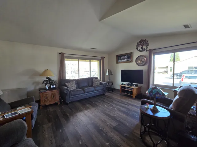 $669,900 | 2428 Choctaw Drive, Unit 10, Bishop, CA 93514