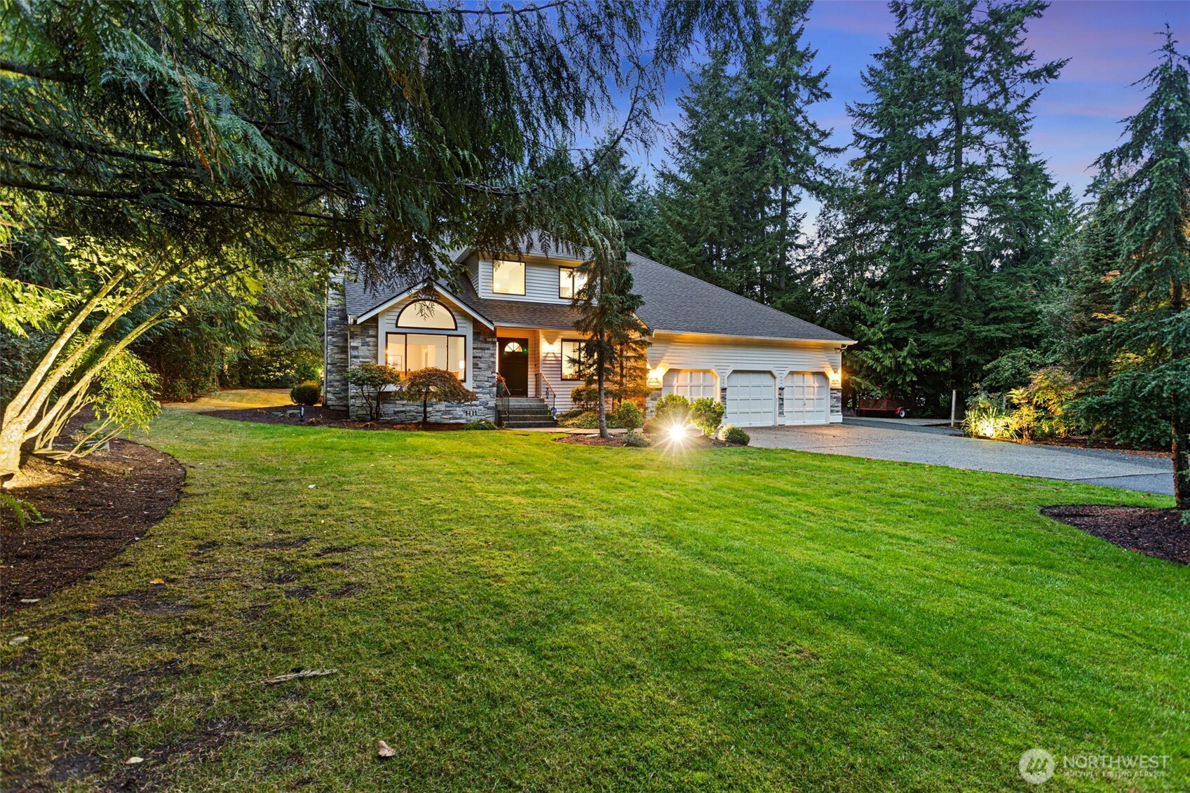 22126 53rd Avenue Southeast Bothell, WA 98021 - Photo 38 of 40 a front view of house with yard and green space