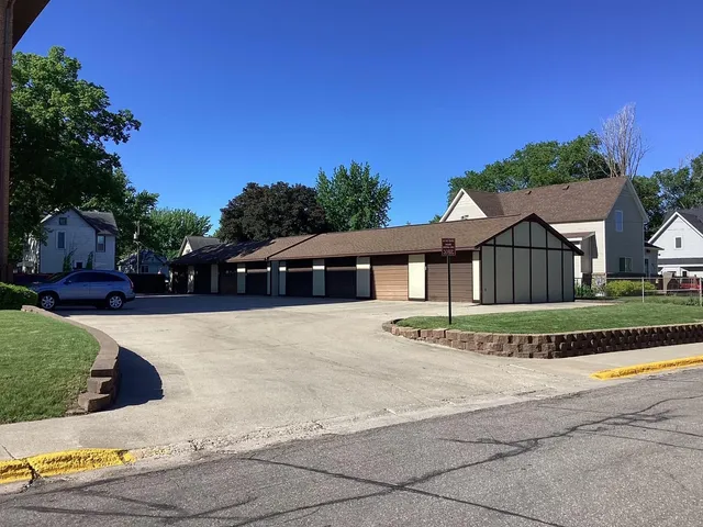 $106,900 | 913 Abbott Street, Unit 203, Albert Lea, MN 56007