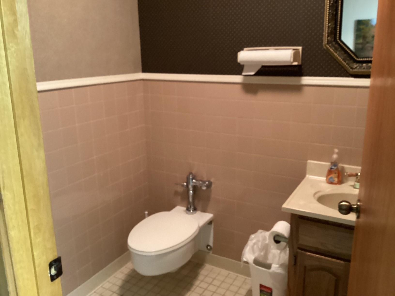 913 Abbott Street, Unit 203 Albert Lea, MN 56007 - Photo 17 of 34