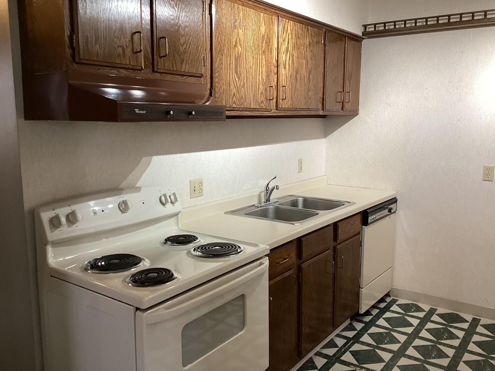 913 Abbott Street, Unit 203 Albert Lea, MN 56007 - Photo 24 of 34