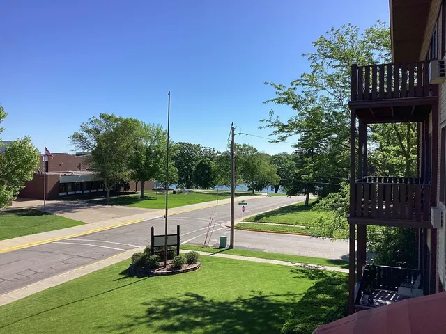 $106,900 | 913 Abbott Street, Unit 203, Albert Lea, MN 56007