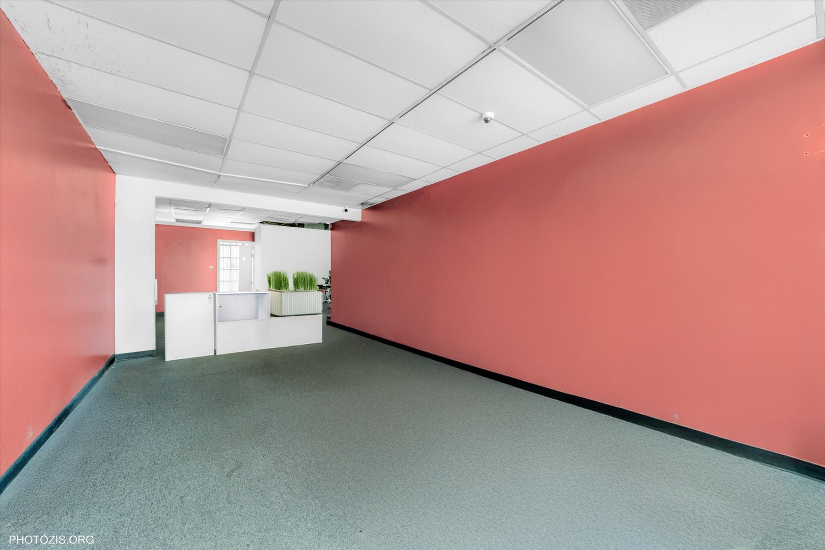 18660 Dixie Highway Homewood, IL 60430 - Photo 17 of 53 a view of a room with window