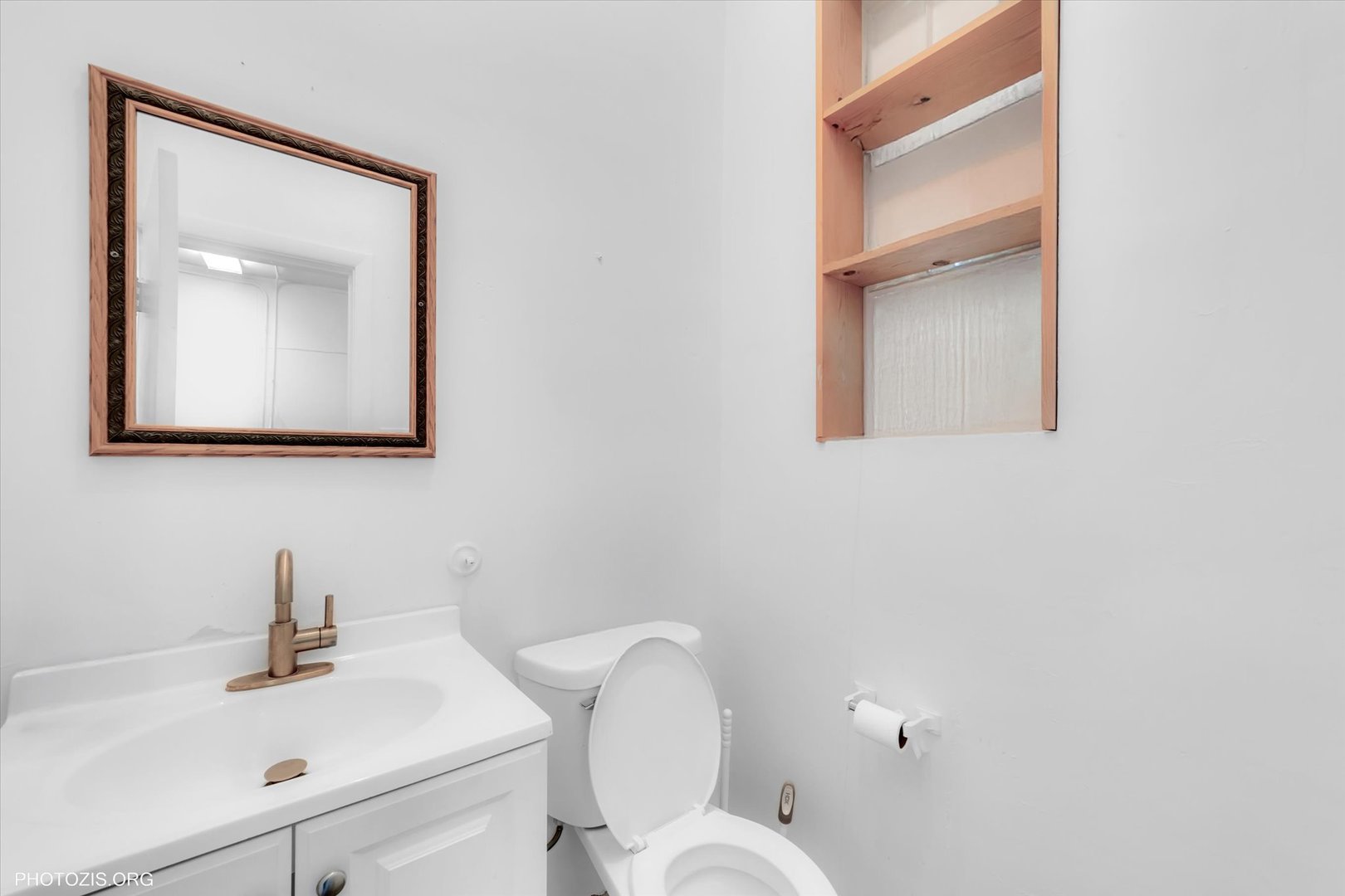 18660 Dixie Highway Homewood, IL 60430 - Photo 25 of 53 a bathroom with a toilet sink and mirror