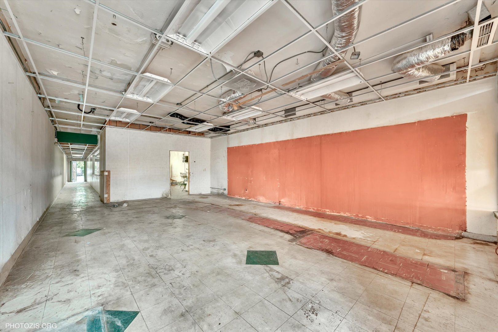 18660 Dixie Highway Homewood, IL 60430 - Photo 29 of 53 a view of a garage