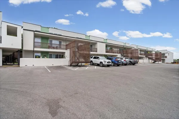 $1,500 | 2200 Dickson Drive, Unit 227, Austin, TX 78704