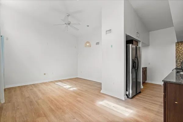 $1,500 | 2200 Dickson Drive, Unit 227, Austin, TX 78704