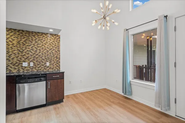 $1,500 | 2200 Dickson Drive, Unit 227, Austin, TX 78704