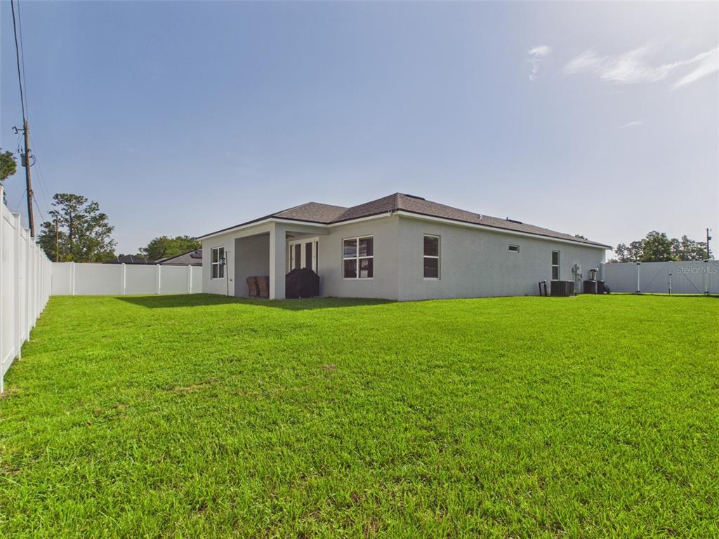 15110 Southwest 43rd Avenue Road Ocala, FL 34473 - Photo 2 of 24