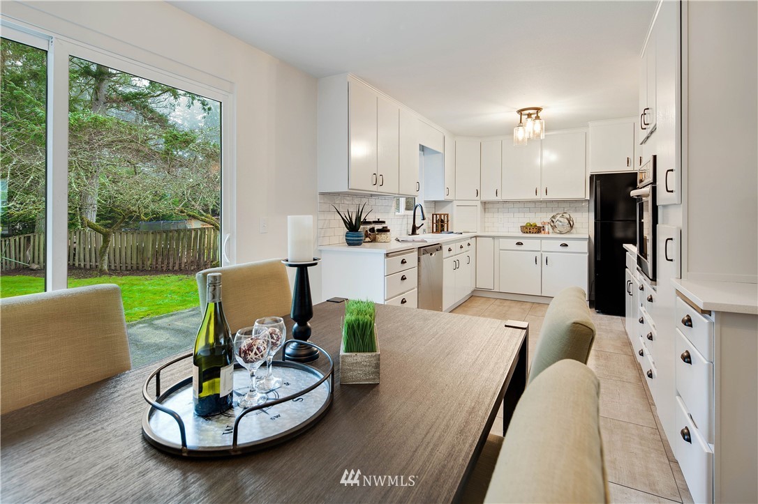 22001 Vine Road Brier, WA 98036 - Photo 14 of 22 Gallery Image 14