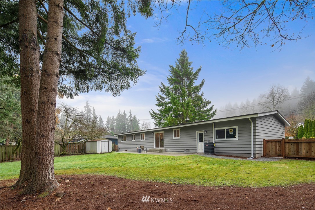 22001 Vine Road Brier, WA 98036 - Photo 6 of 22 Gallery Image 6
