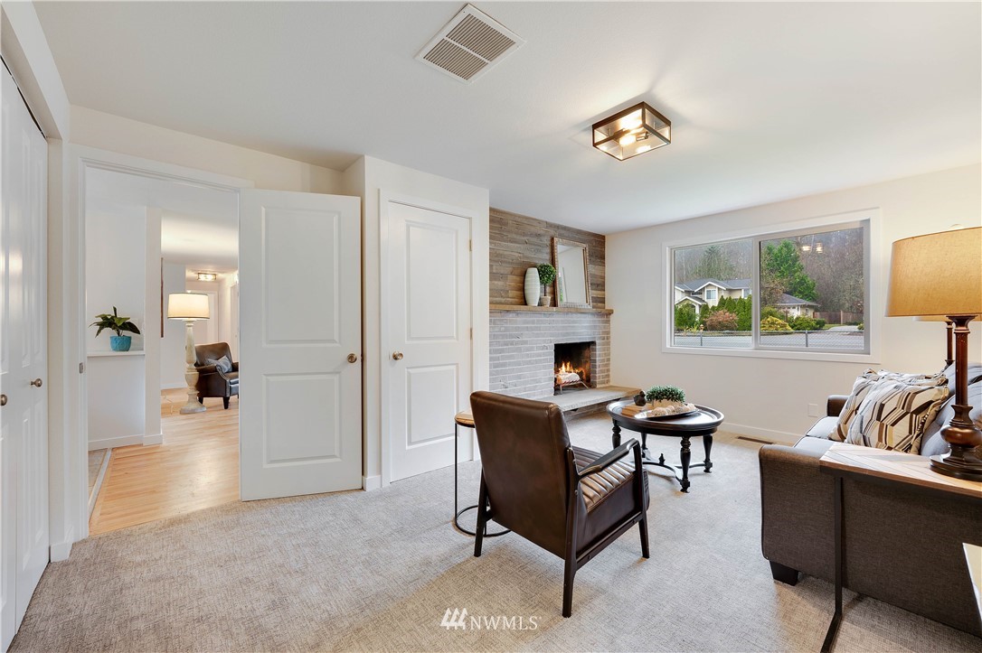 22001 Vine Road Brier, WA 98036 - Photo 10 of 22 Gallery Image 10