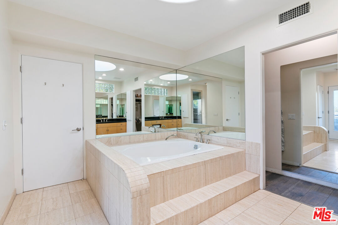 30112 Cuthbert Road Malibu, CA 90265 - Photo 25 of 38