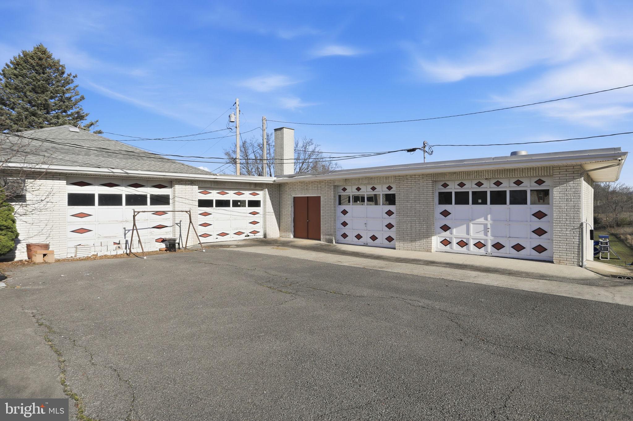 501 South Breezewood Road Breezewood, PA 15533 - Photo 3 of 43